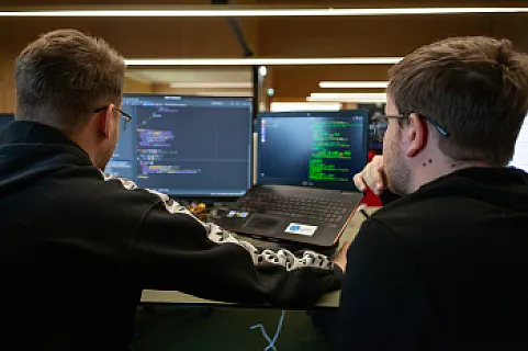 Professional PHP developer for hire collaborating with client