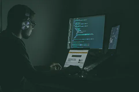 Hire remote Laravel developers for web applications